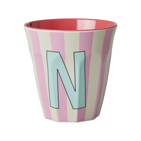 Vaso con inicial