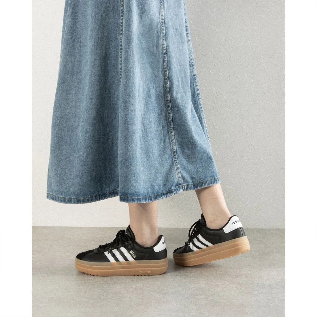 ZAPATILLA CLASSIC COURT PLATAFORMA NEGRO SRA ADIDAS 1