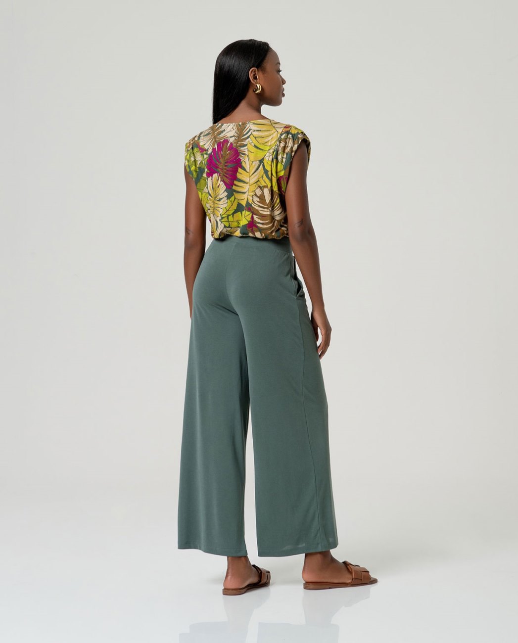PANTALON ANCHO VERDE BOTELLA SURKANA