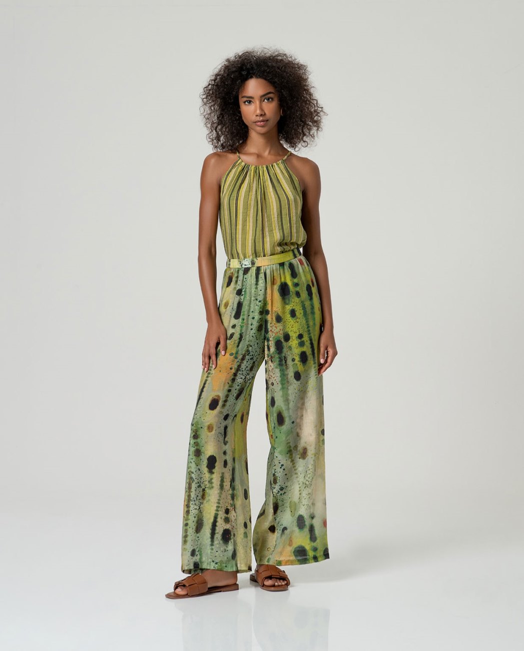 Pantalon amplio verde Surkana