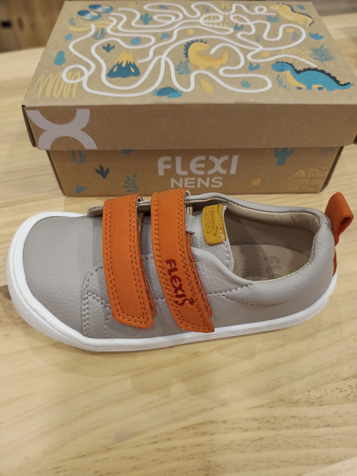 Zapatilla respetuosa infantil Kobe Stone/Papaya 1