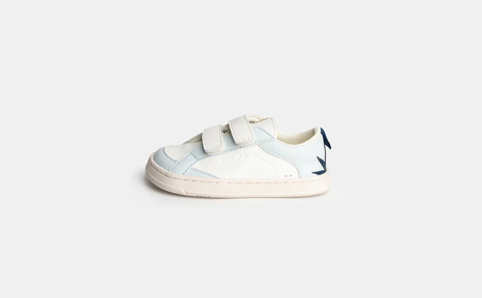 Zapatilla respetuosa modelo Indi en Azul 1