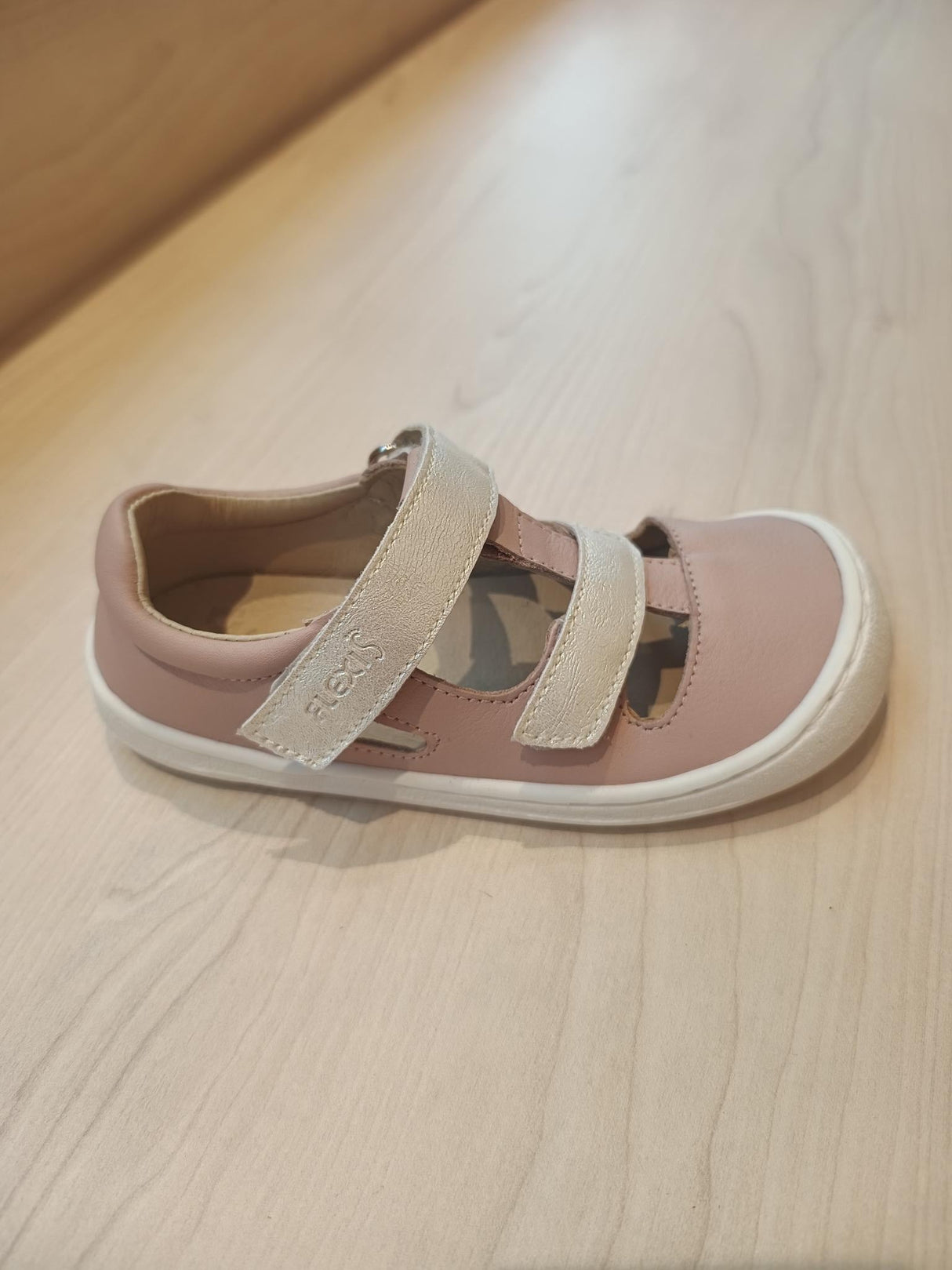 Sandalia respetuosa 9035 Skin/Perla 1