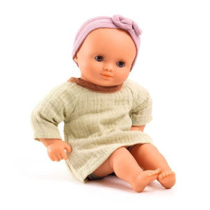 Muñeca pistache pomea djeco 1