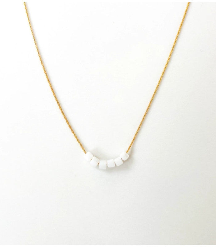 Collar simply square blanco litchi 2