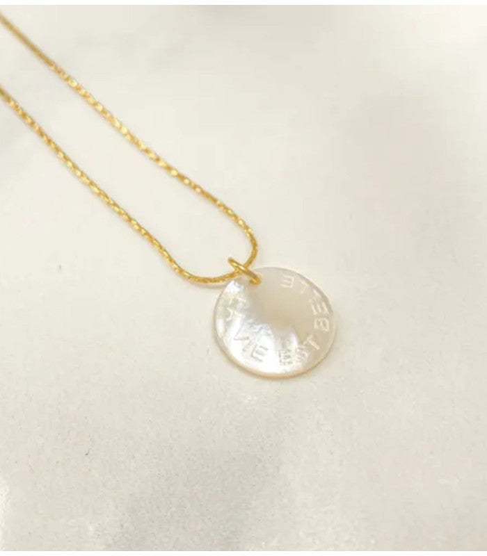 Collar la vie est belle litchi 1