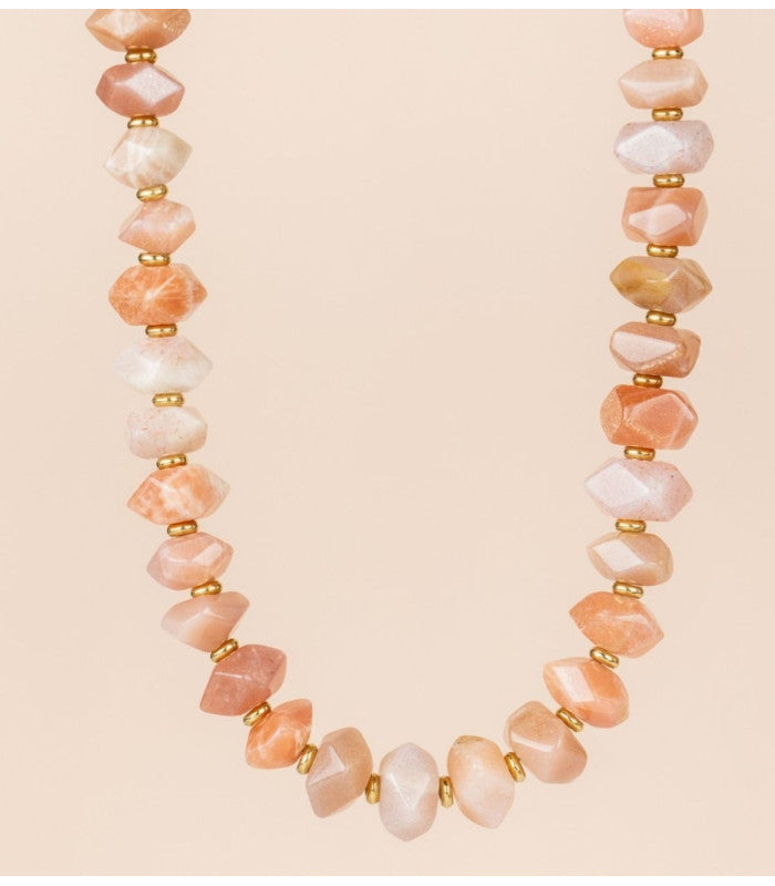 Collar pouka peach moonstone muja juma 1
