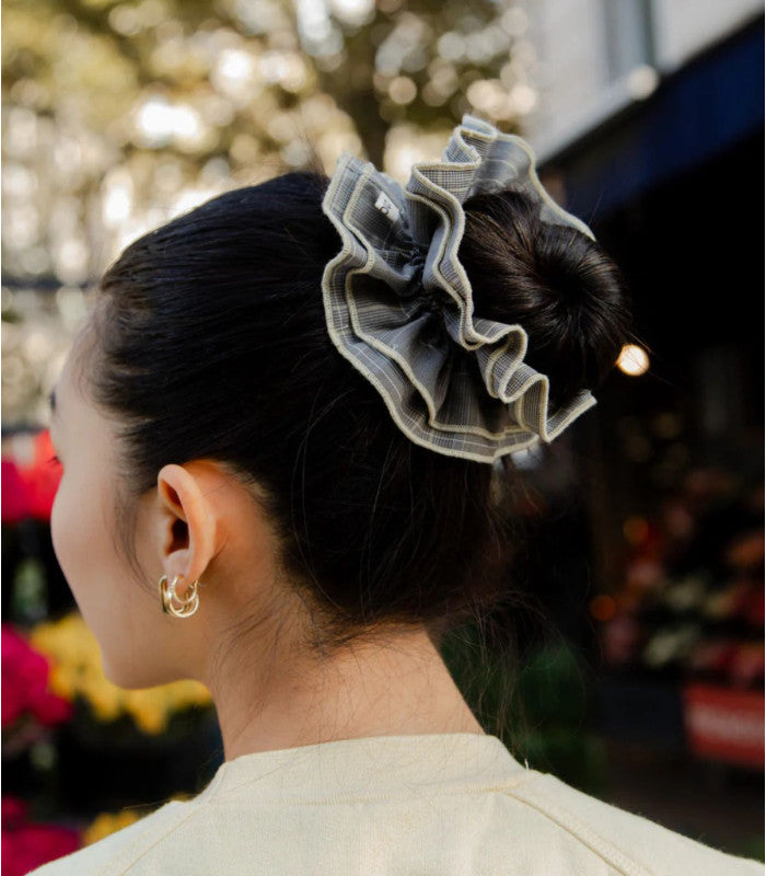 Scrunchie maxi chouchou tartan gris jaune 2