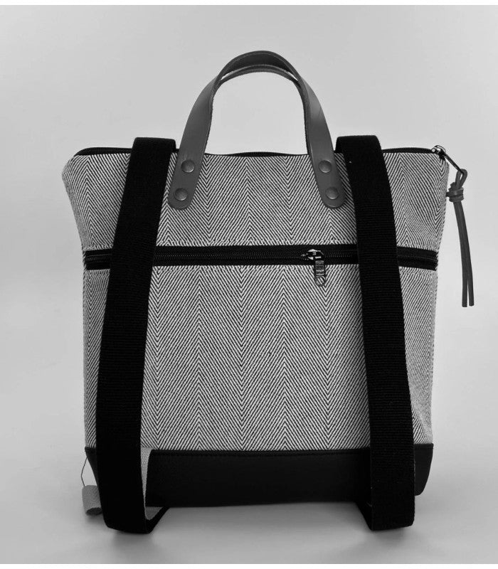 Mochila book holder mini cuadrada hmc086 daniel chong 2
