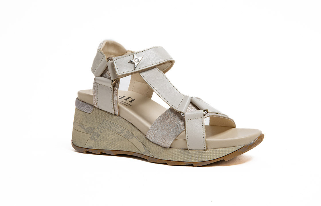 SANDALIA CUÑA IVORY CETTI
