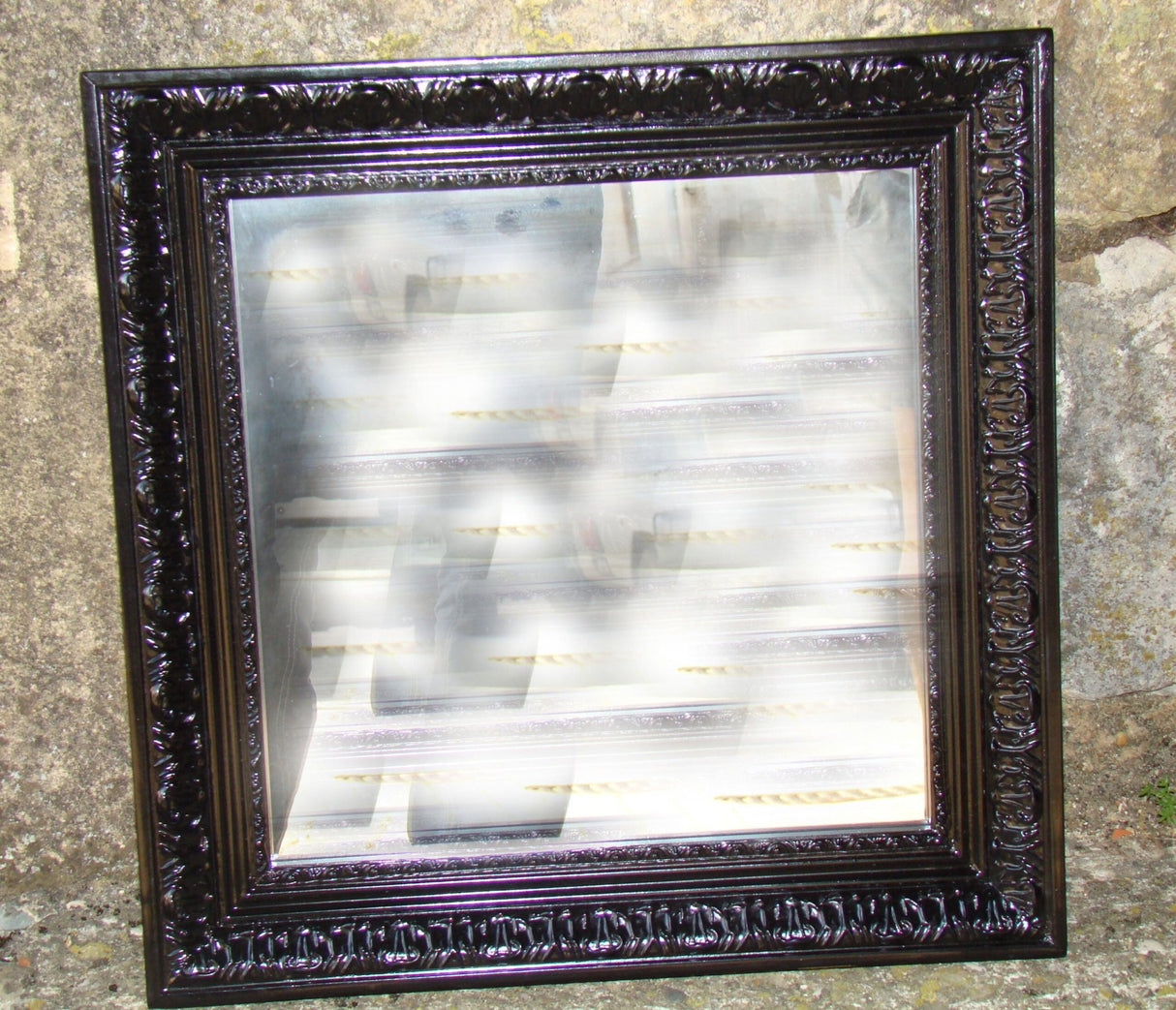 Espejo de madera en negro, modelo Turín - Dendago