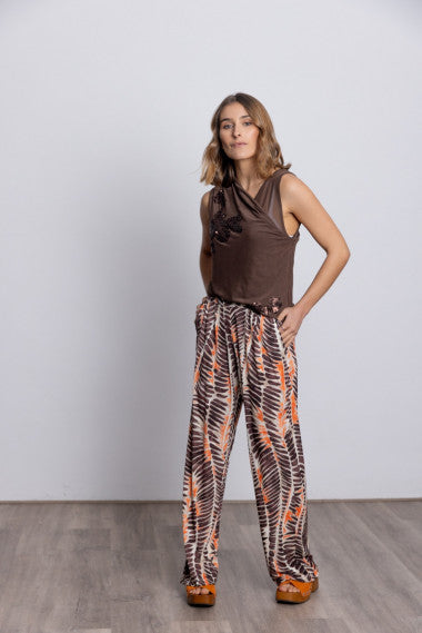 PANTALON CON PINZAS ESTAMPADO BMB&Co
