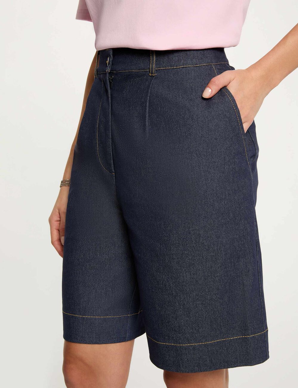 Pantalón corto ancho de mezclilla denim crudo Morgan