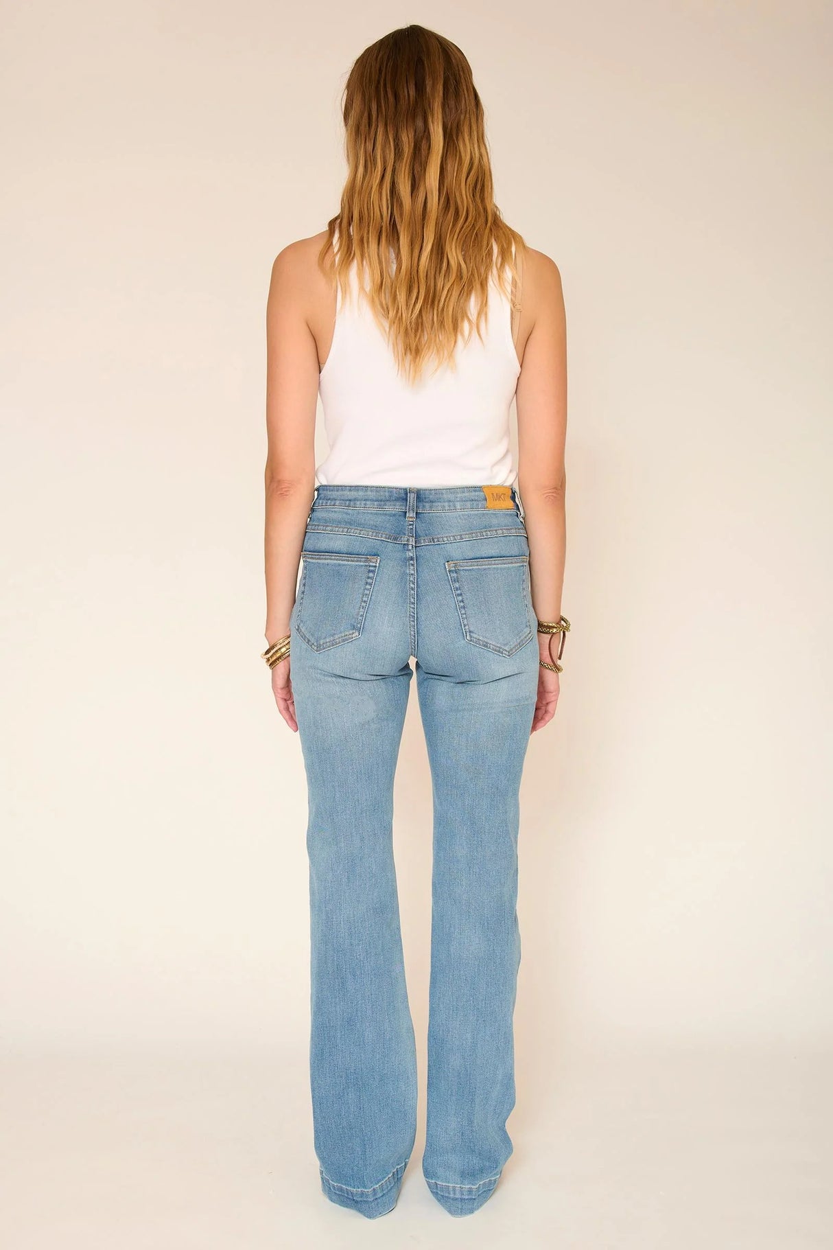 MKT STUDIO PANTALON TEJANO FLARE DIANA WILSON