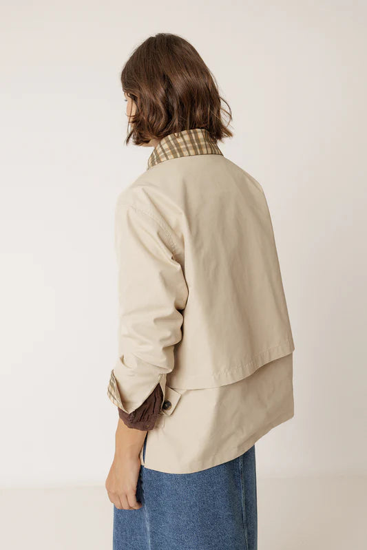 GABARDINA CORTA CUELLO CUADROS INDI&COLD