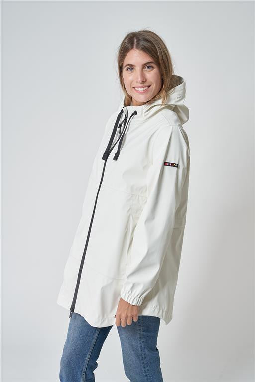 GABARDINA ENGOMADA LARGA BATELA COLOR BLANCO 1