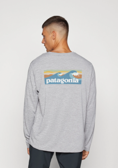 CAMISETA LARGA TRANSPIRABLE PATAGONIA COLOR GRIS 2