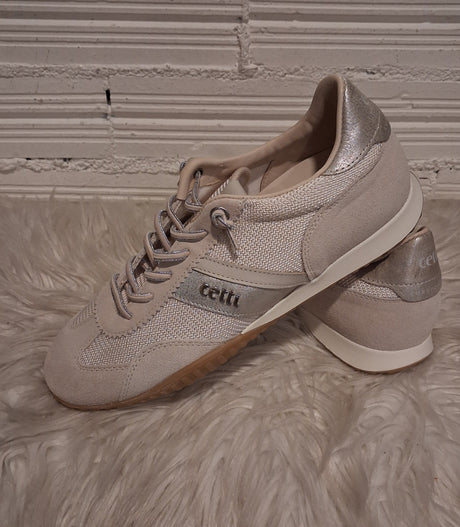 Zapatilla marfil Cetti