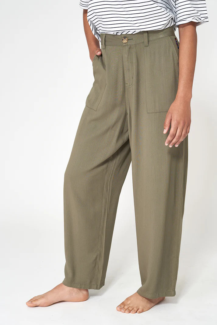 PANTALÓN TENCEL BATELA KAKI 1