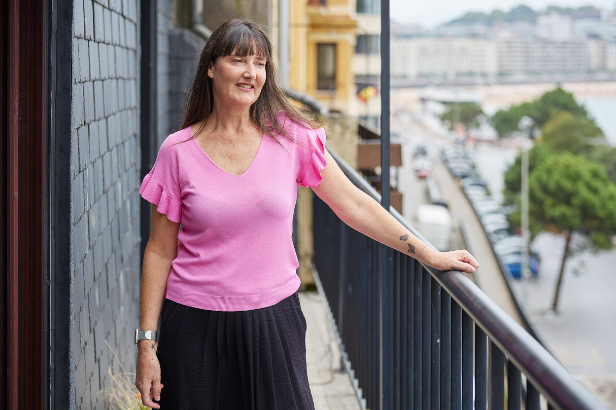 Camiseta con volante 1