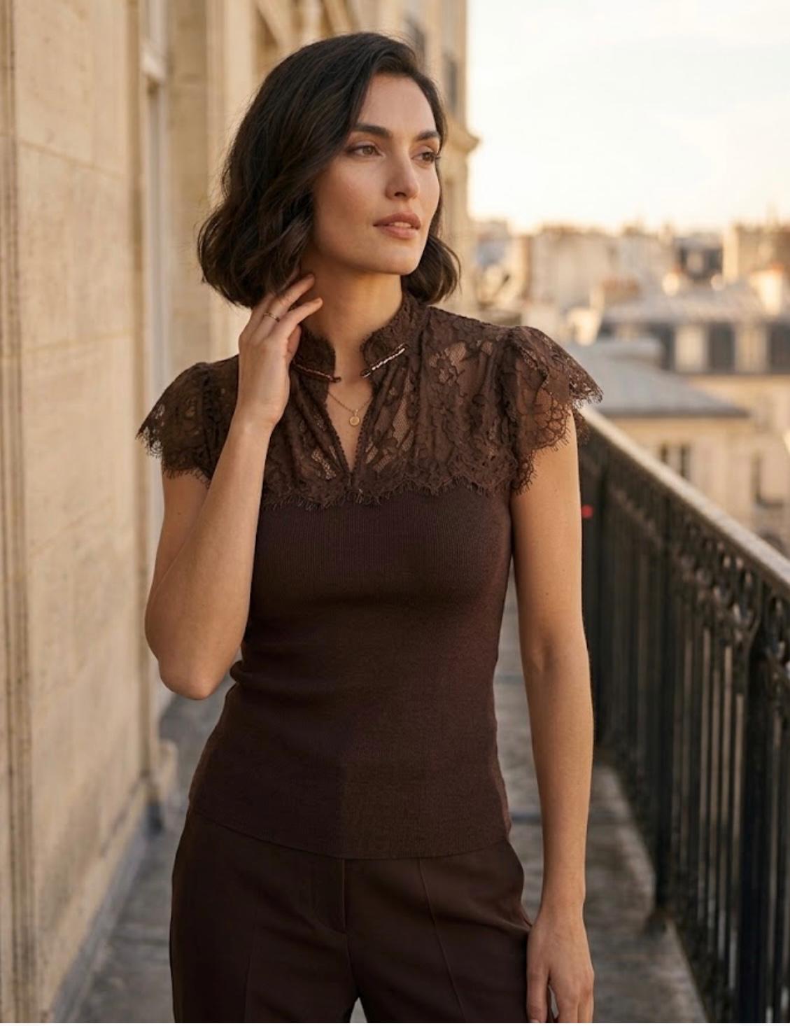 Camiseta con una sutil transparencia 1