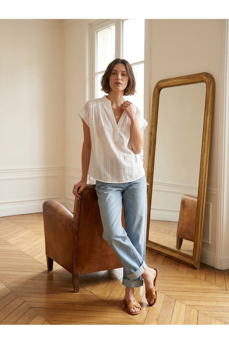 CAMISA BLANCA BORDADOS 1
