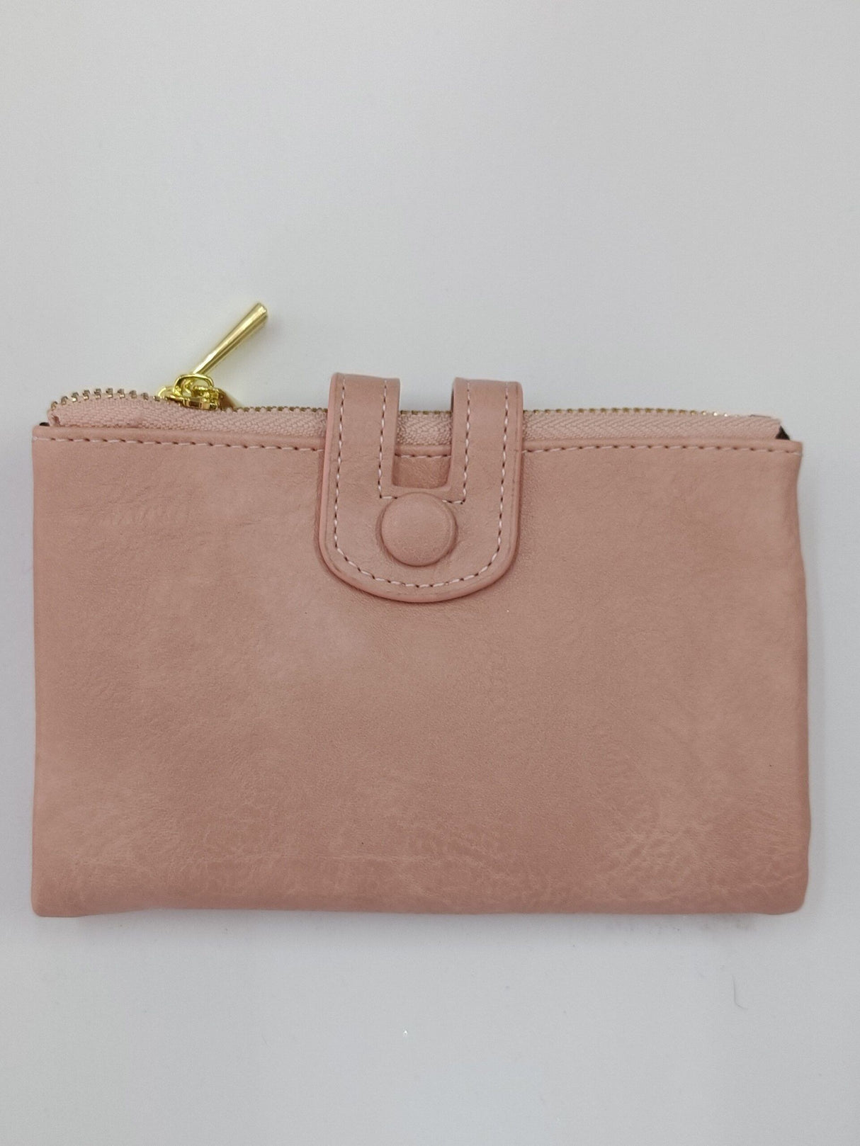 Cartera con botón y cremalleras 2