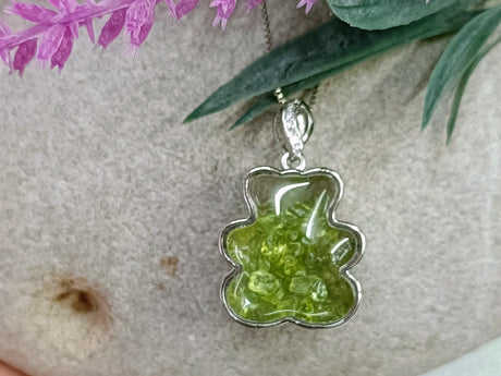 Collar oso piedra natural olivino 1