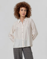 Camisa con frunces en hombros Crudo Surkana