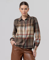 Camisa con frunces en hombros Camel claro Surkana