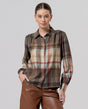 Camisa con frunces en hombros Camel claro Surkana