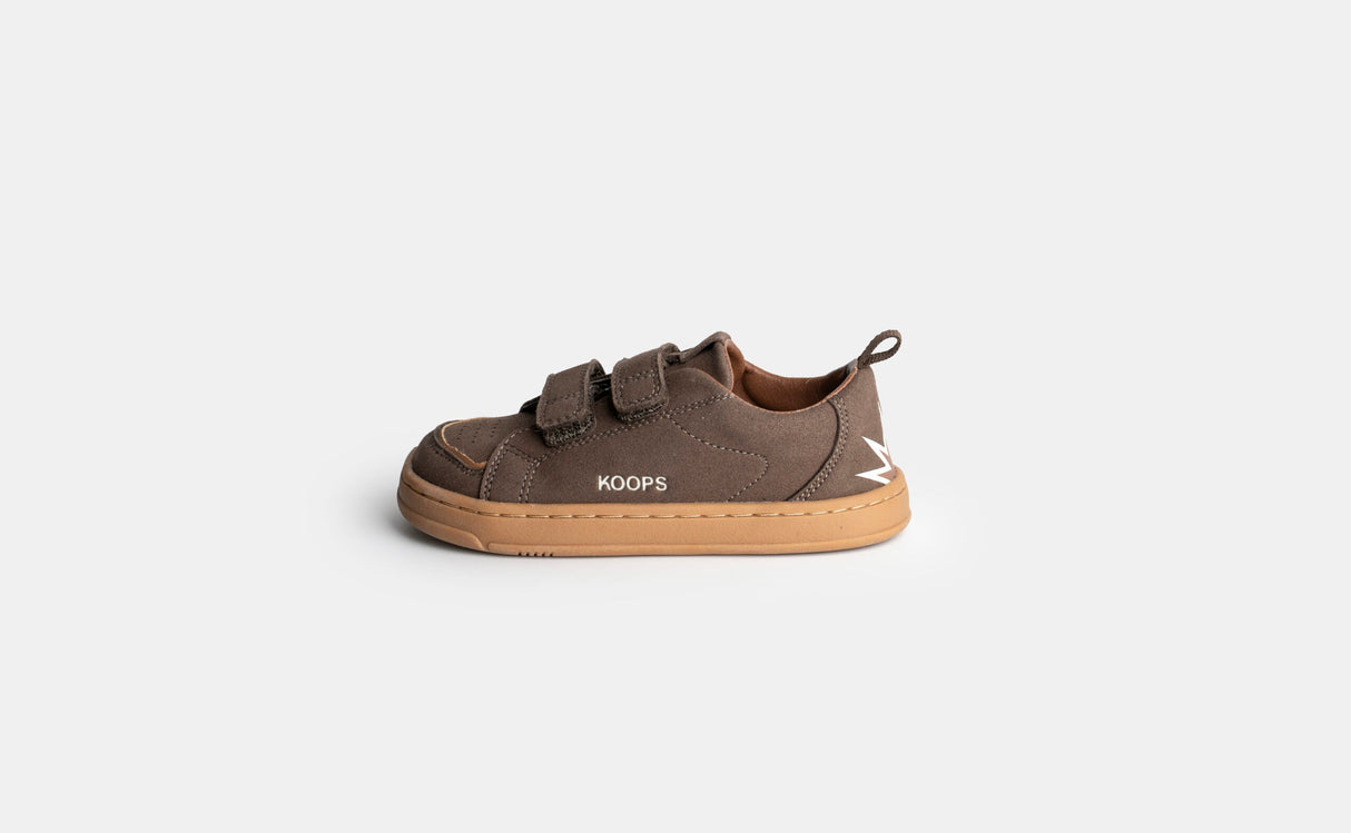 Zapatilla respetuosa modelo Rafi Marron 1