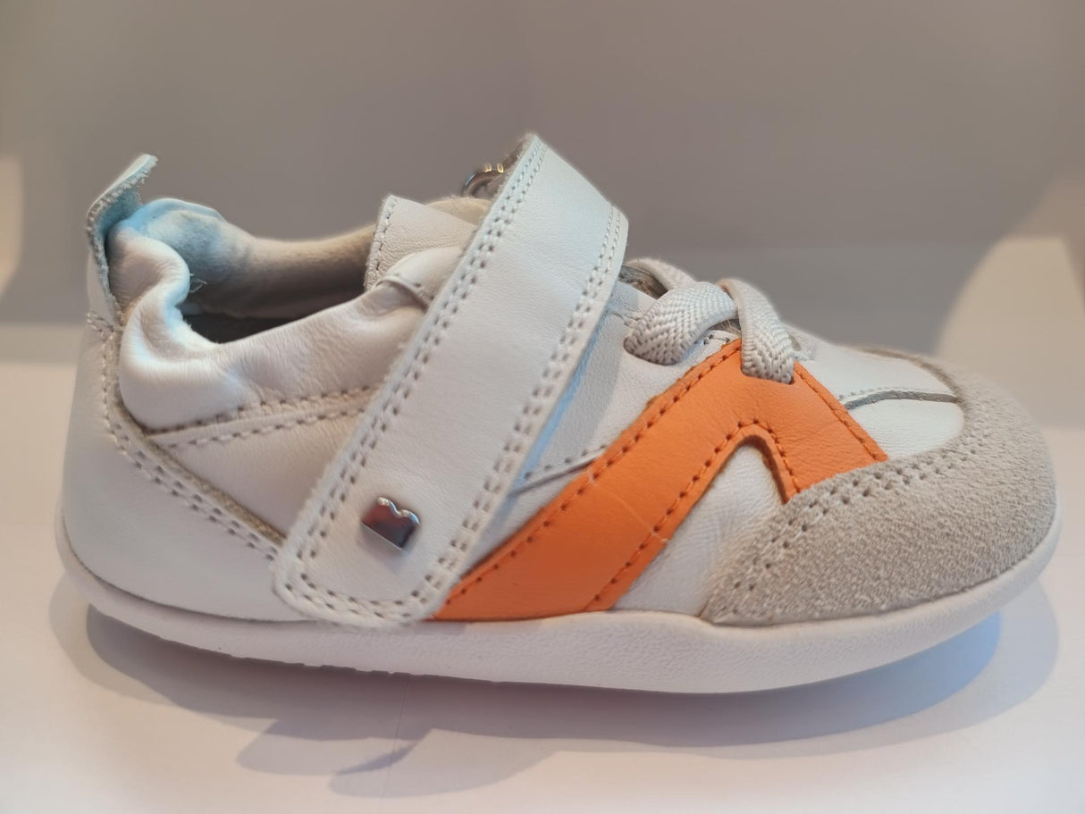 Zapatilla respetuosa primeros pasos Chase White-Orange peel 1