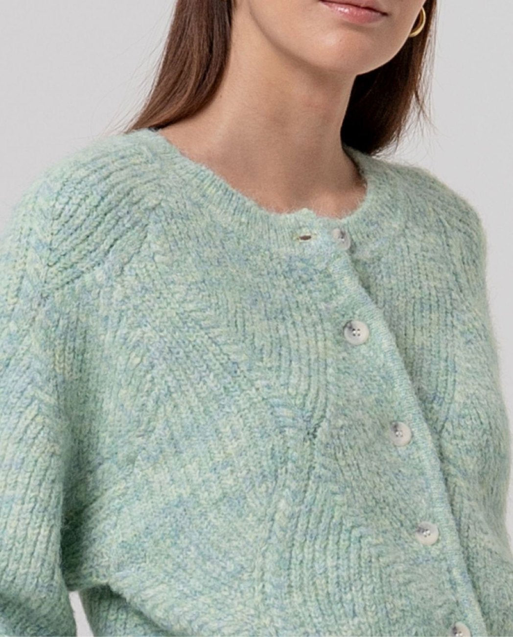 Cardigan cuello redondo con trenzas Verde Manzana Surkana