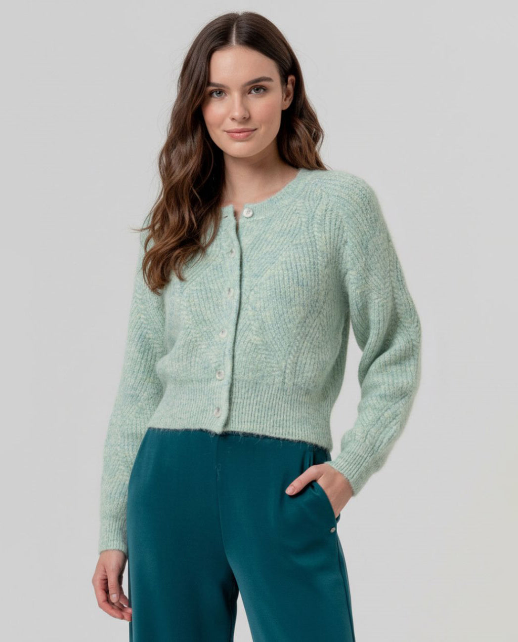 Cardigan cuello redondo con trenzas Verde Manzana Surkana