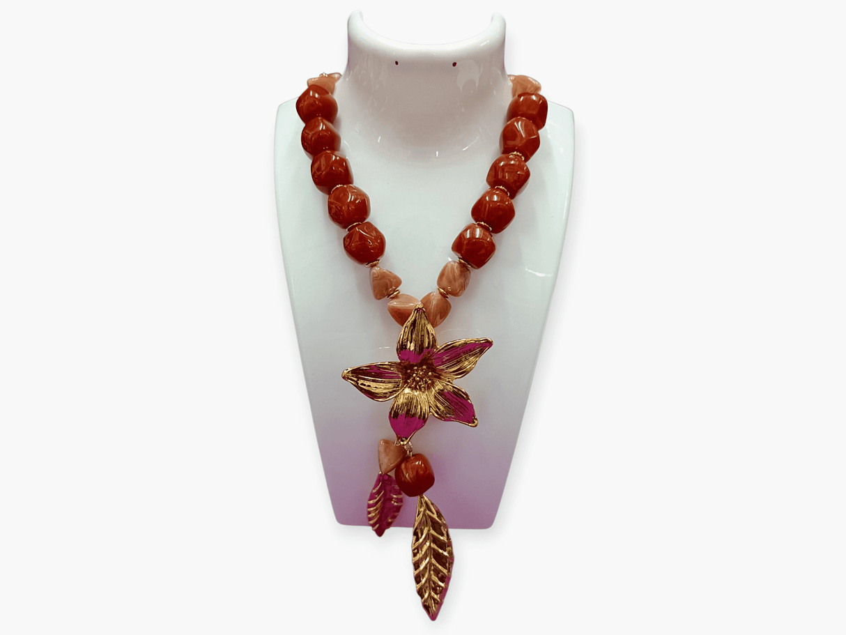 Collar flor de liss marrón y dorado 1