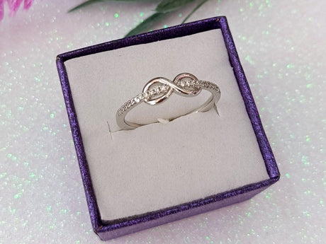 Anillo infinito con circonitas 2