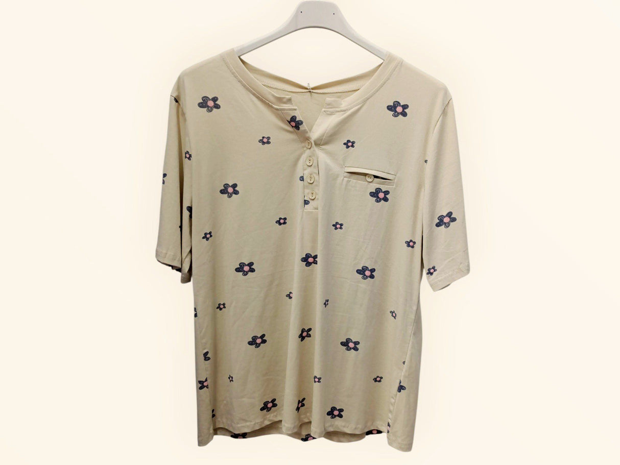 Camiseta Beigue con botones estampado flores 1