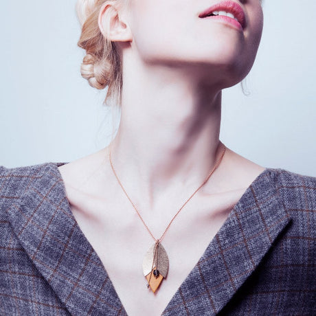 Collar ni une ni deux tulipe prune oro rosa 2