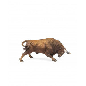 Toro bravo colorado embistiendo deqube 1