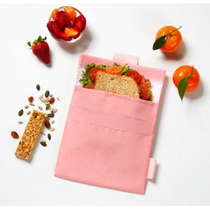 Snack and go active rosa roll eat 2