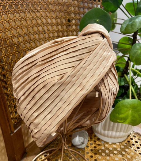 Turbante plisse beige paloma germain 1