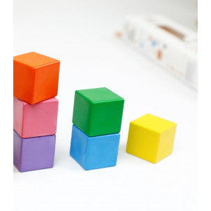 Crayones cubo colores arcoiris haku yoka 1