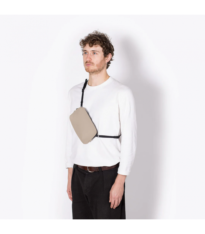 Bolso ando medium light sand ucon acrobatics 1