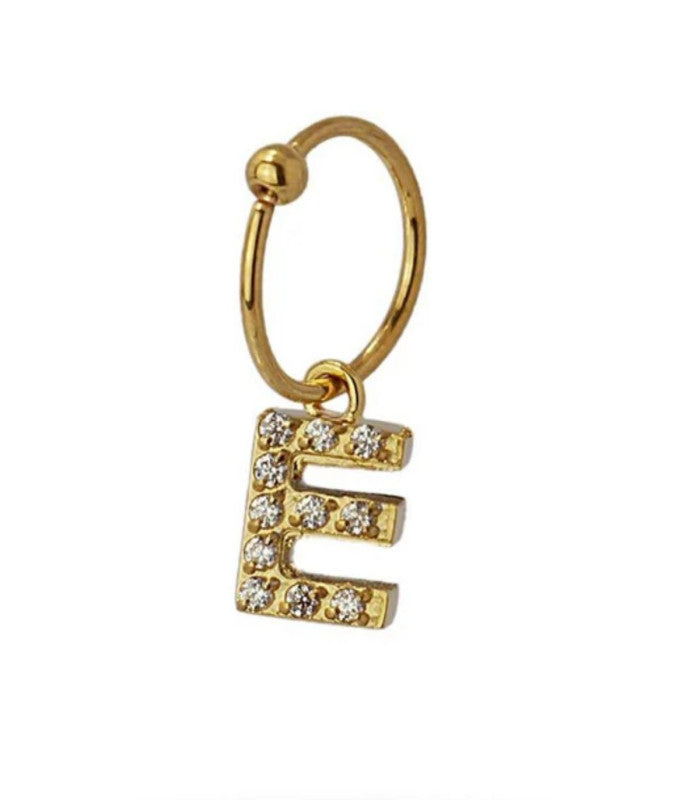 Piercing letra e dorado anartxy 1
