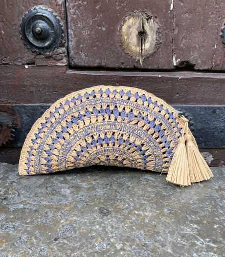Clutch rafia demi lune nvl naturel blue rabarany 1