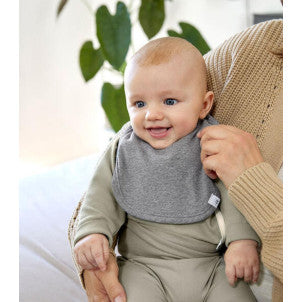Pack 3 baberos newborn light grey lassig 2