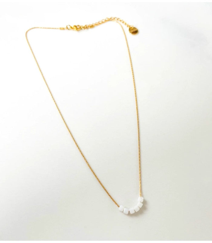 Collar simply square blanco litchi 1