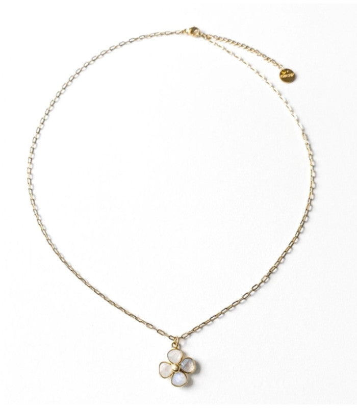 Collar trebol precioso blanco litchi 1
