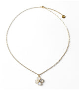 Collar trebol precioso blanco litchi 1